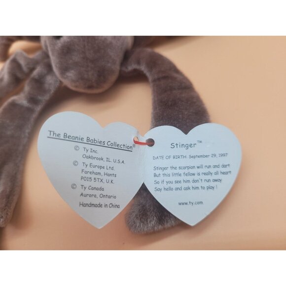BEANIE BABY Stinger the Scorpion DOB 9/29/97 w/hang tag protector - Picture 2 of 4